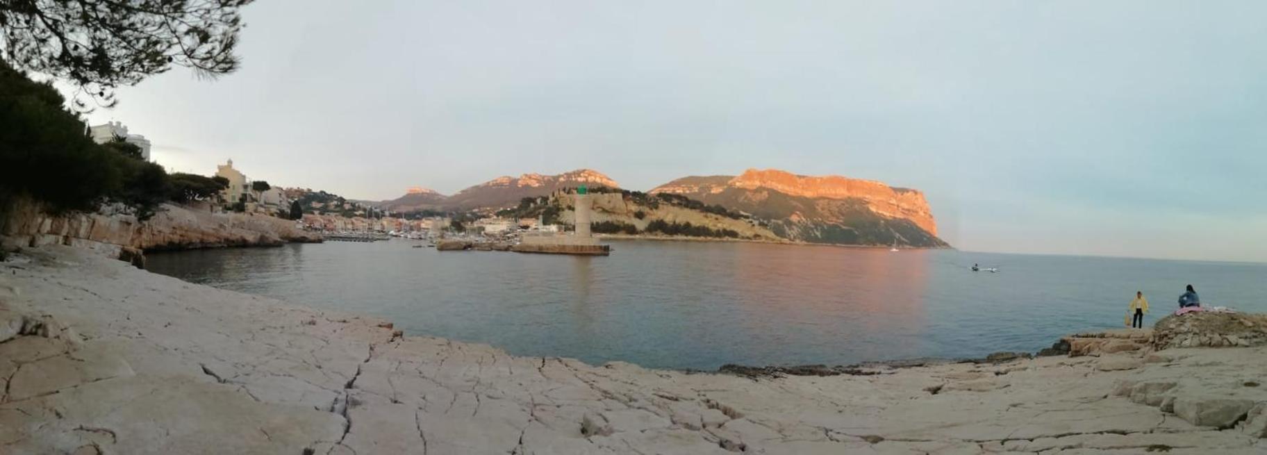 Au Calme, 200M Du Centre T2 Avec Balcon Et Parking Apartment Cassis Room photo